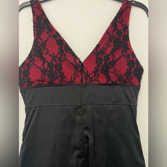 Black and red party dress - Picture 4 of 5